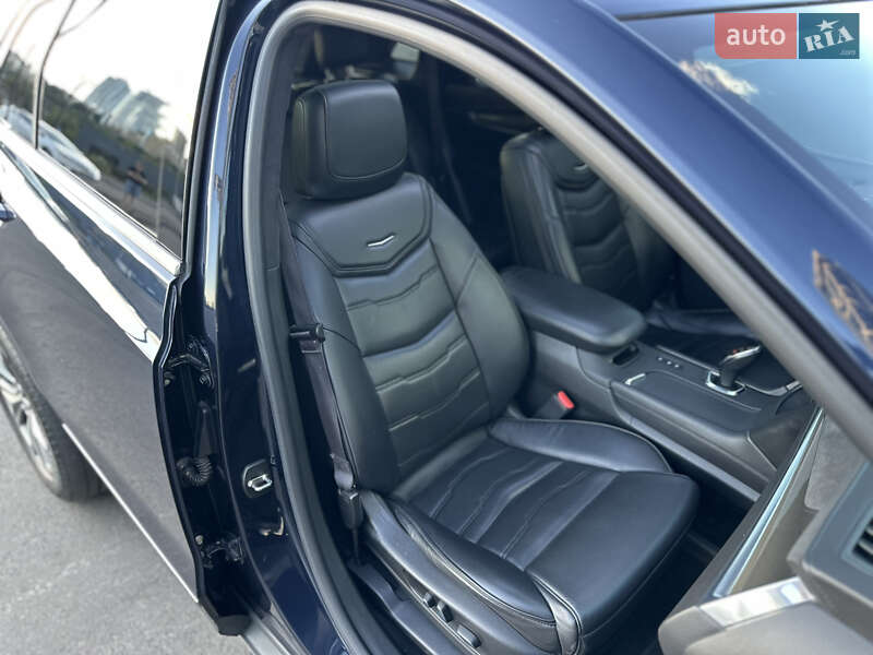 Позашляховик / Кросовер Cadillac XT5 2017 в Дніпрі