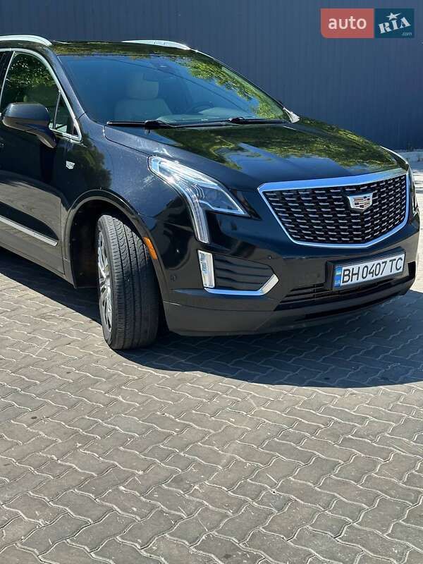 Внедорожник / Кроссовер Cadillac XT5 2017 в 