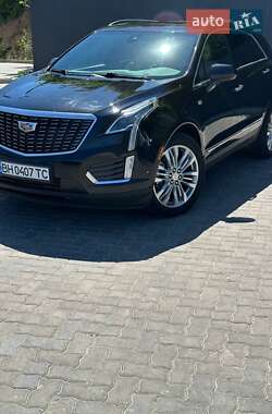 Внедорожник / Кроссовер Cadillac XT5 2017 в 