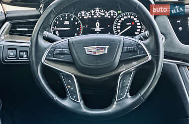 Внедорожник / Кроссовер Cadillac XT5 2017 в 