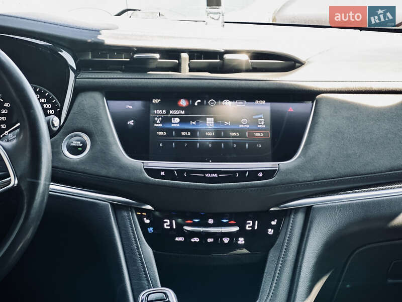 Внедорожник / Кроссовер Cadillac XT5 2017 в Киеве