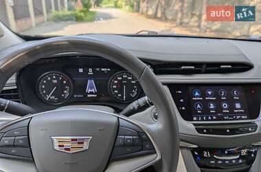 Внедорожник / Кроссовер Cadillac XT5 2021 в 