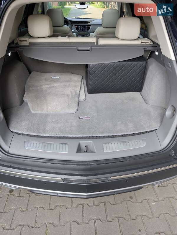 Внедорожник / Кроссовер Cadillac XT5 2021 в Луцке