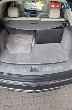 Внедорожник / Кроссовер Cadillac XT5 2021 в 