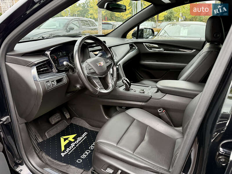 Внедорожник / Кроссовер Cadillac XT5 2021 в Киеве