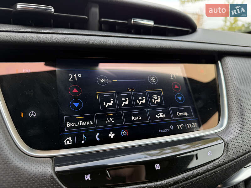 Внедорожник / Кроссовер Cadillac XT5 2021 в Киеве