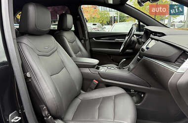 Внедорожник / Кроссовер Cadillac XT5 2021 в 