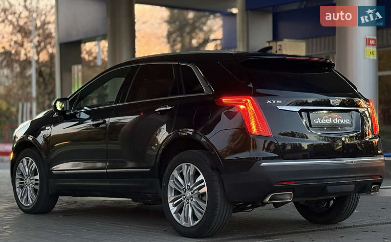 Позашляховик / Кросовер Cadillac XT5 2017 в Миколаєві