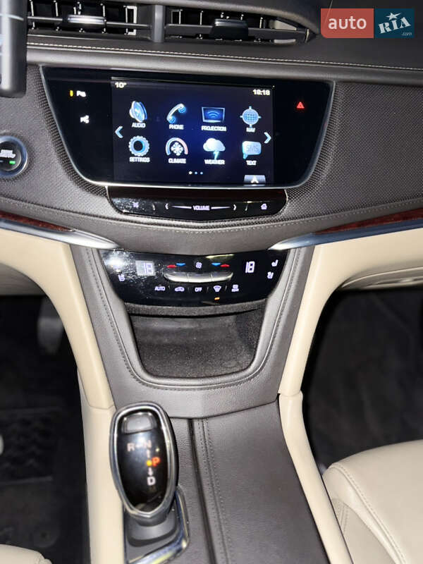 Позашляховик / Кросовер Cadillac XT5 2017 в Миколаєві