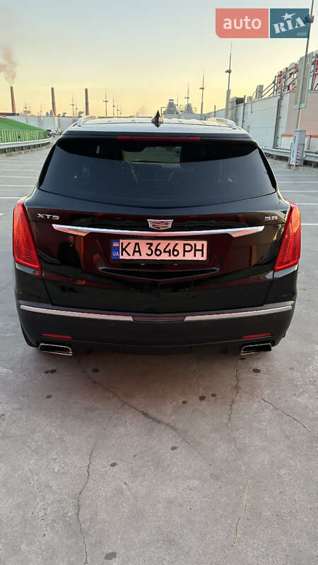 Внедорожник / Кроссовер Cadillac XT5 2018 в Киеве