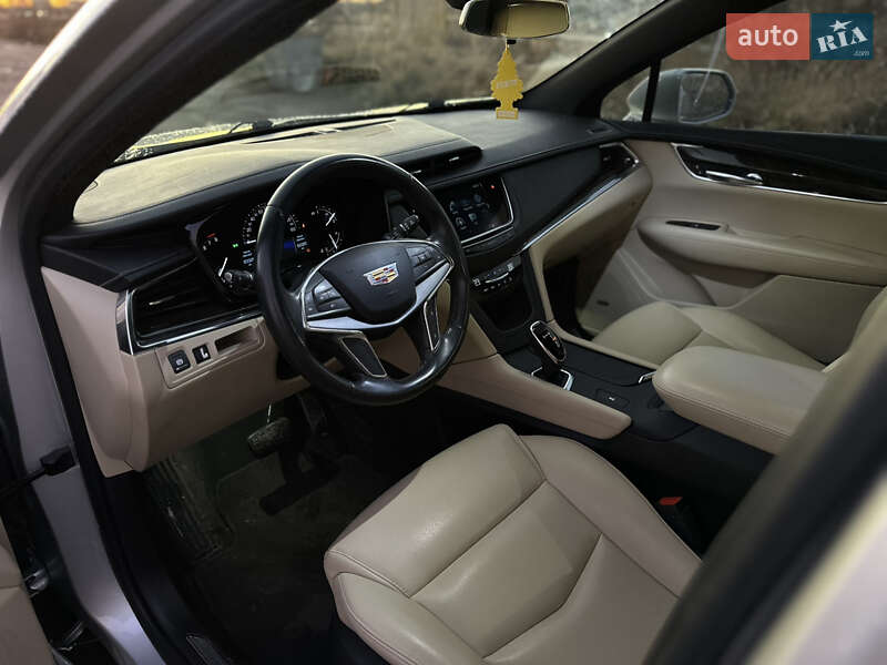 Внедорожник / Кроссовер Cadillac XT5 2019 в Шептицькому