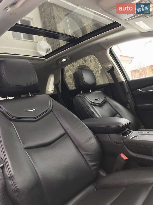 Внедорожник / Кроссовер Cadillac XT5 2016 в Коломые