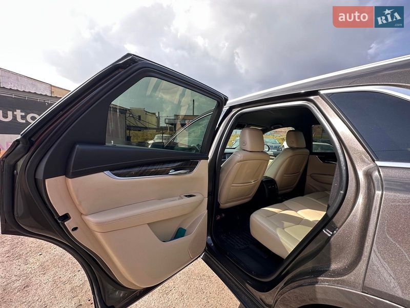 Внедорожник / Кроссовер Cadillac XT5 2018 в Запорожье фото 18 Внедорожник / Кроссовер Cadillac XT5 2018 в Запорожье