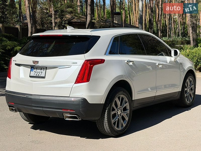Внедорожник / Кроссовер Cadillac XT5 2018 в Новомосковске