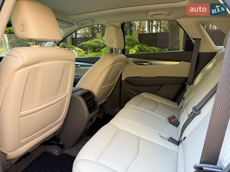 Внедорожник / Кроссовер Cadillac XT5 2018 в Новомосковске