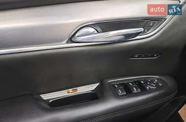Позашляховик / Кросовер Cadillac XT6 2021 в 