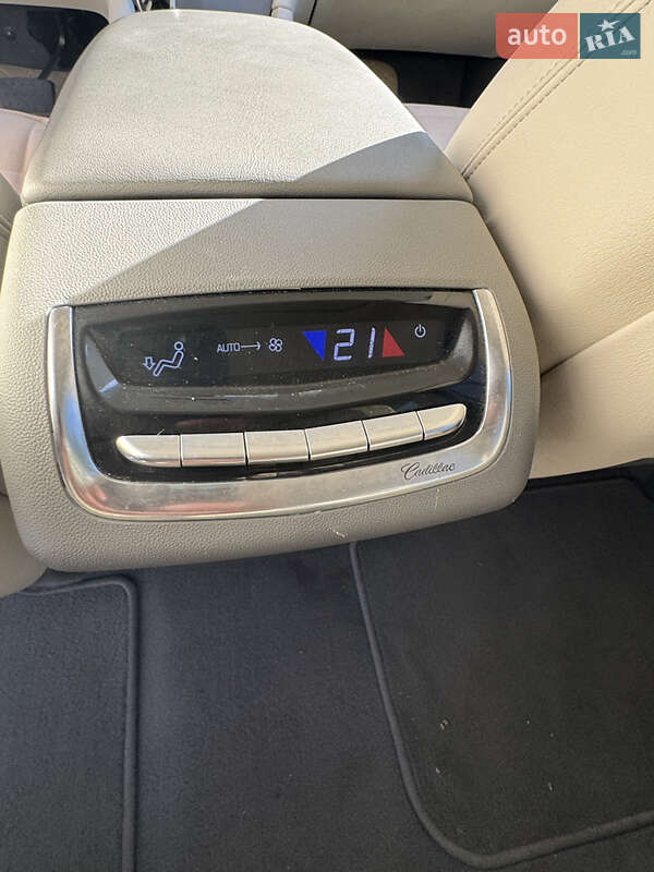 Универсал Cadillac XT6 2022 в Днепре