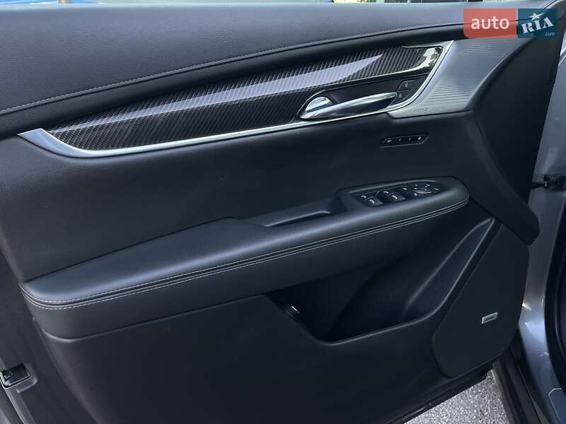 Внедорожник / Кроссовер Cadillac XT6 2019 в Киеве