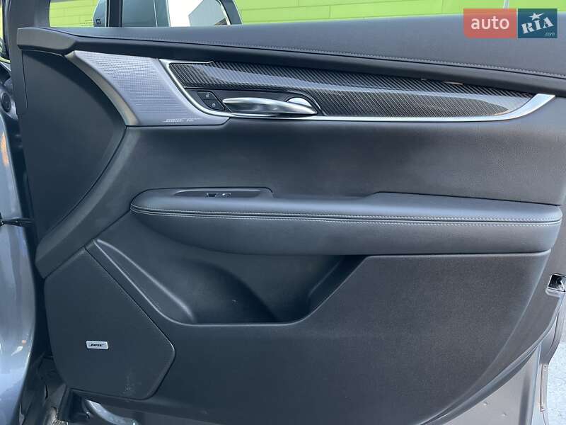 Внедорожник / Кроссовер Cadillac XT6 2019 в Киеве