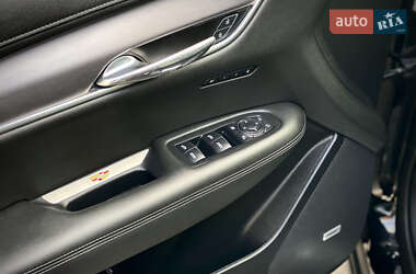 Позашляховик / Кросовер Cadillac XT6 2021 в 