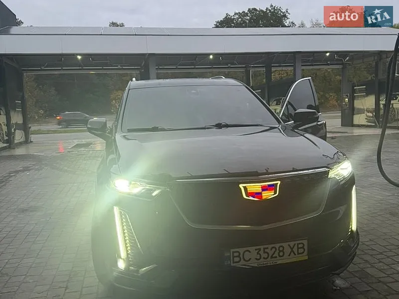 Cadillac XT6