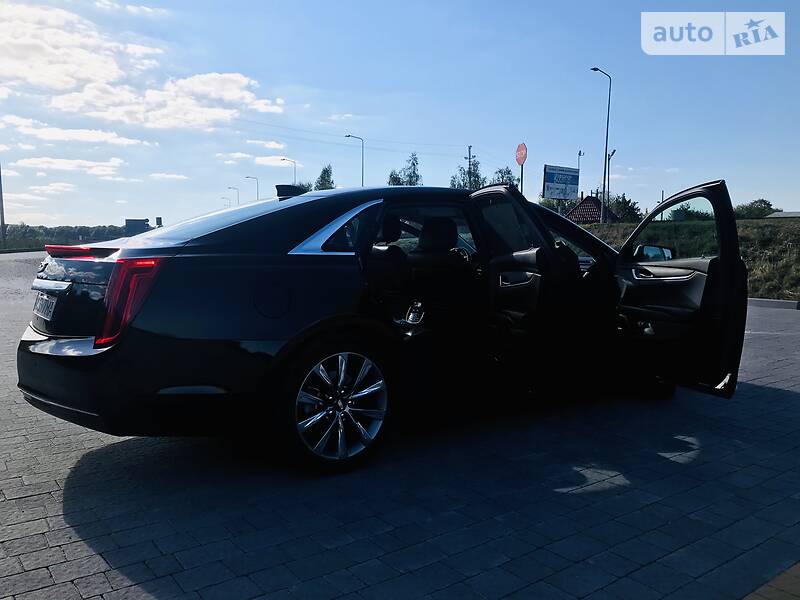 Седан Cadillac XTS 2016 в Львове