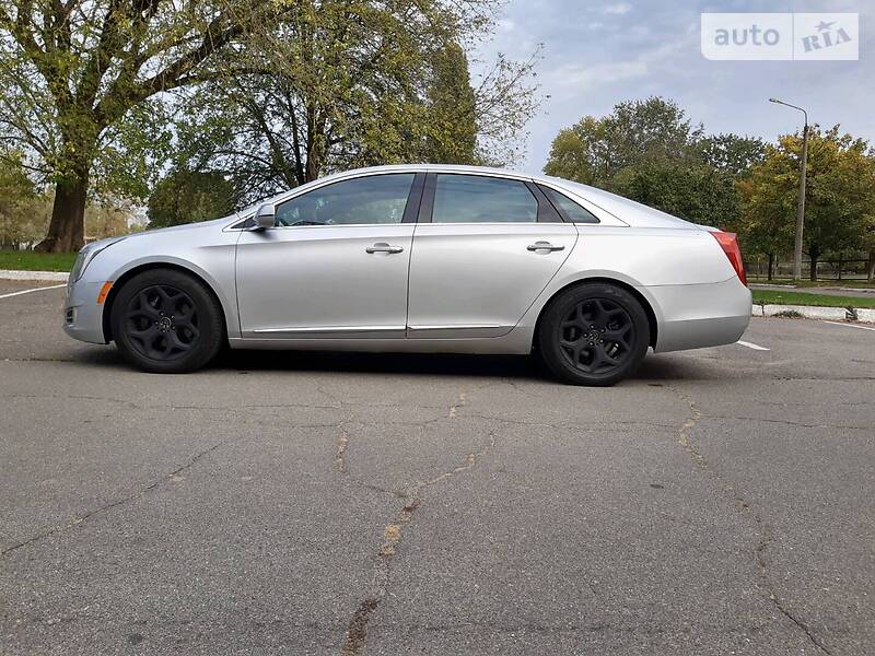 Седан Cadillac XTS 2012 в Києві