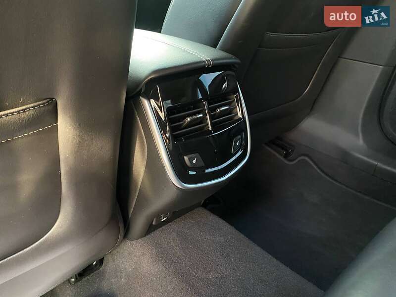 Седан Cadillac XTS 2019 в Львові