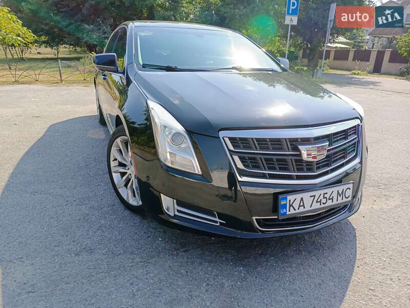 Седан Cadillac XTS 2016 в Киеве