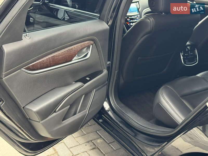 Седан Cadillac XTS 2018 в Ужгороді