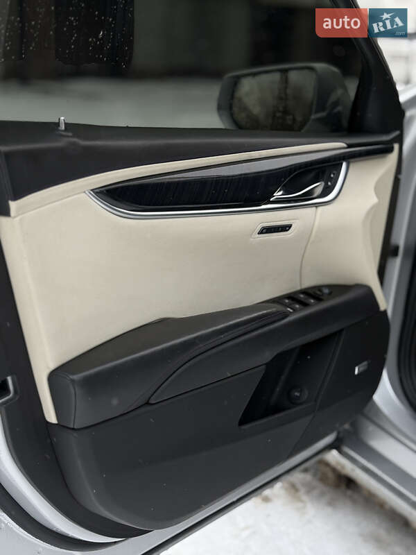 Седан Cadillac XTS 2012 в Івано-Франківську