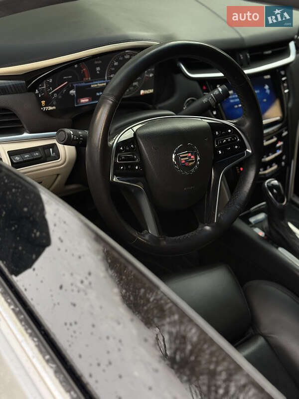 Седан Cadillac XTS 2012 в Івано-Франківську