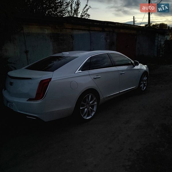 Седан Cadillac XTS 2019 в Никополе
