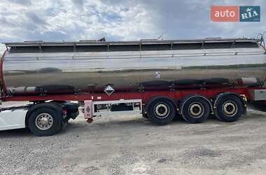 Цистерна полуприцеп Cardi 39S3 2004 в 