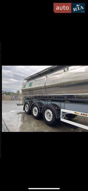 Цистерна полуприцеп Cardi SP 2004 в Иршаве