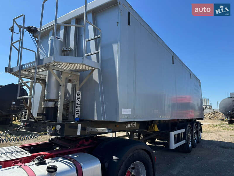 Зерновоз - полуприцеп Carnehl CHKS/AH 2015 в Звягеле