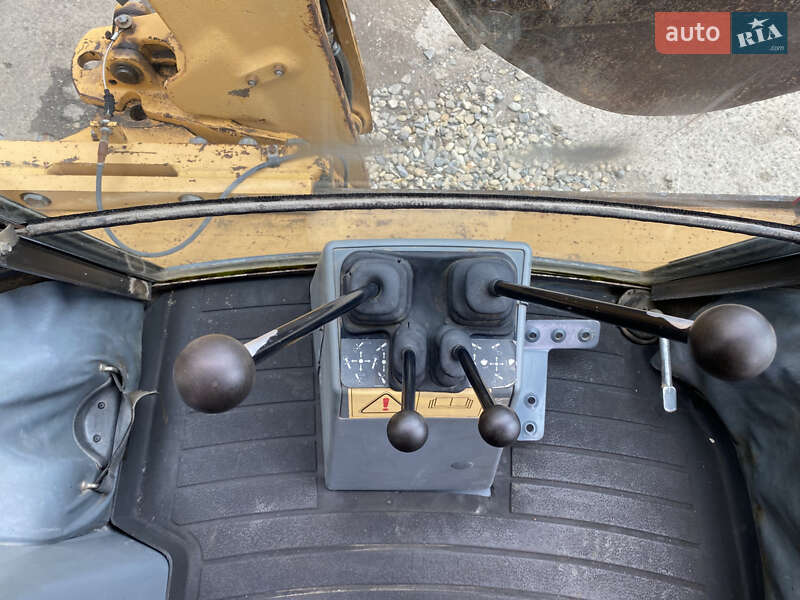 Экскаватор погрузчик Case Construction 580 SR 2002 в Черновцах
