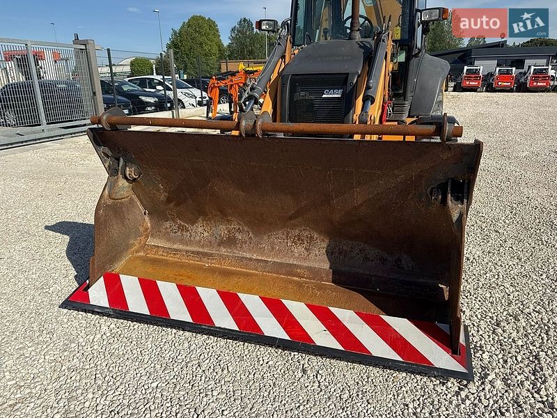 Екскаватор навантажувач Case Construction 580ST 2016 в Чернівцях