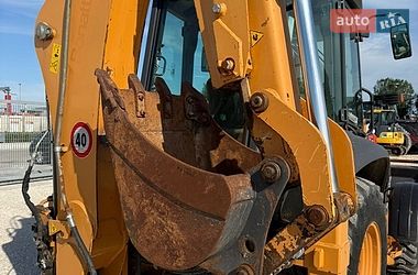 Екскаватор навантажувач Case Construction 580ST 2016 в Чернівцях