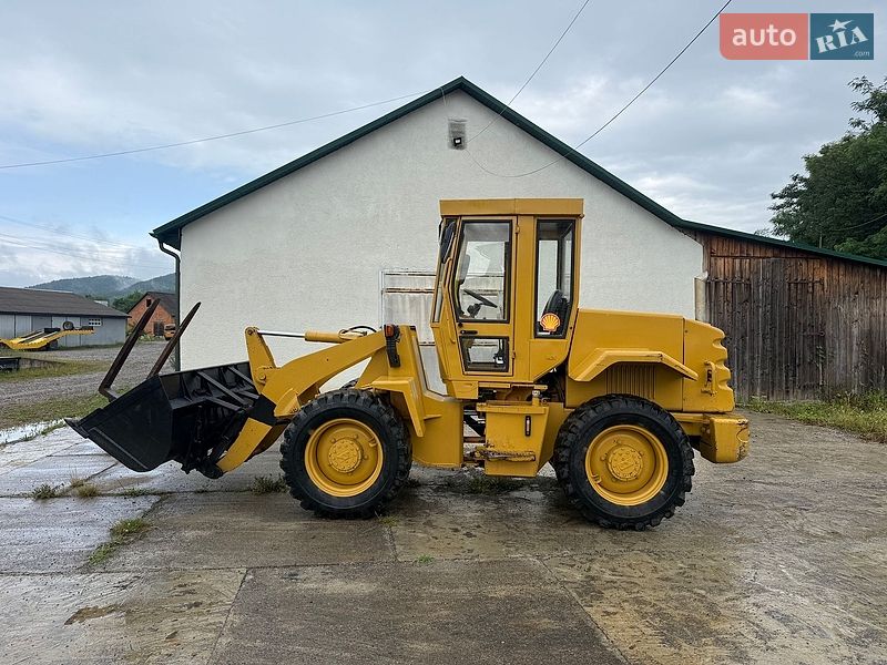 Фронтальні навантажувачі Case Construction 621C 1997 в Тячеві