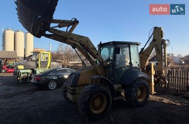 Екскаватор навантажувач Case Construction 695 ST 2002 в Радомишлі