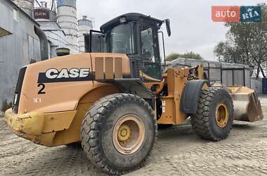 Фронтальні навантажувачі Case Construction 821E 2007 в Києві