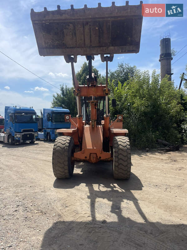 Фронтальні навантажувачі Case Construction 821E 1995 в Рівному