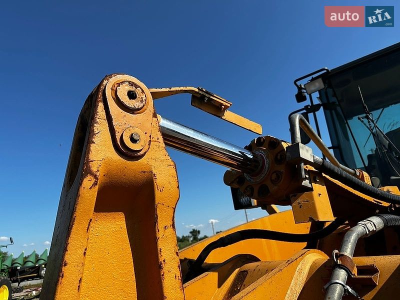Фронтальный погрузчик Case Construction 821E 2004 в Белой Церкви