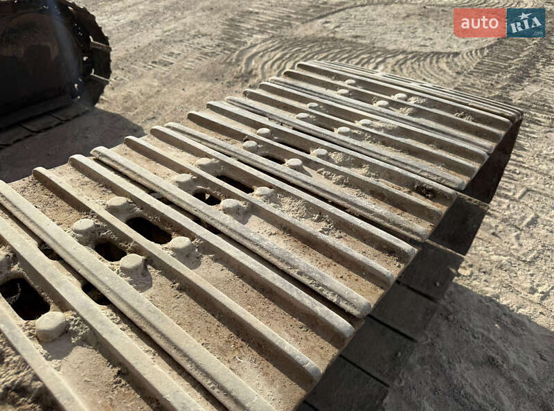 Гусеничный экскаватор Case Construction CX 210 2004 в Косове фото 10 Гусеничный экскаватор Case Construction CX 210 2004 в Косове