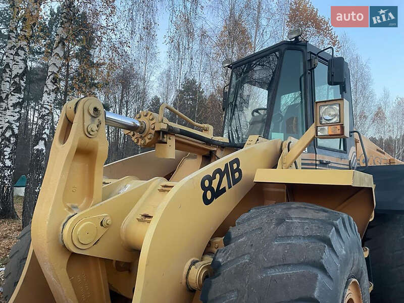 Фронтальный погрузчик Case IH 821 2000 в Барановке