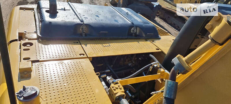 Гусеничний екскаватор Caterpillar 320 2009 в Одесі