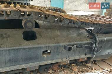 Гусеничный экскаватор Caterpillar 320 2007 в 