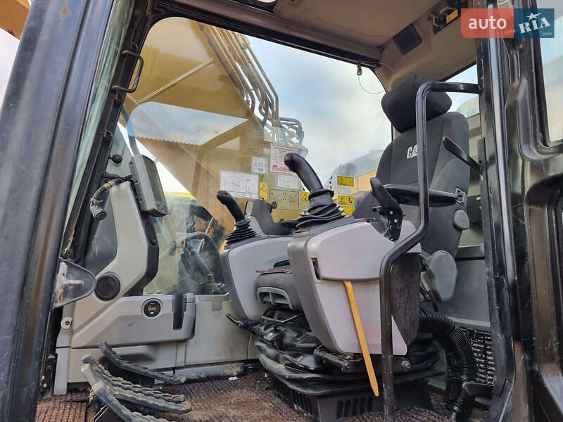 Гусеничный экскаватор Caterpillar 320 2014 в Одессе