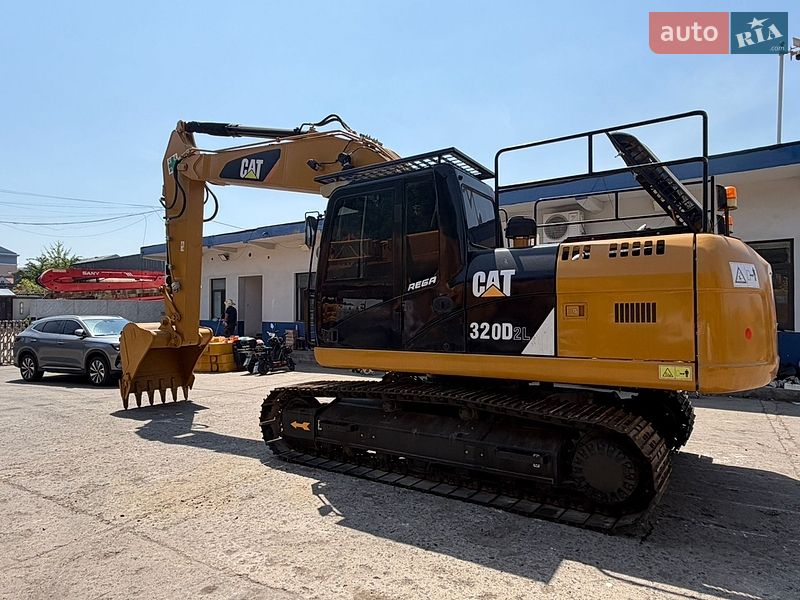 Гусеничный экскаватор Caterpillar 320 2019 в Ровно
